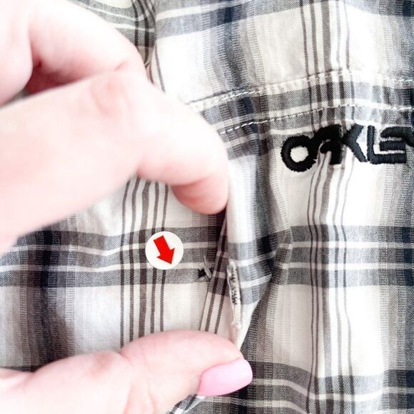 Oakley Mens Shirt Casual Button Down Regular Fit Black Plaid Short Sleeved Large - Picture 7 of 8